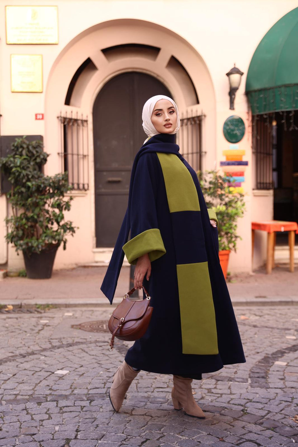 RH-M-TC-0002 – Oversize Mantel mit Kontrast-Schal, dunkelblau/oliv