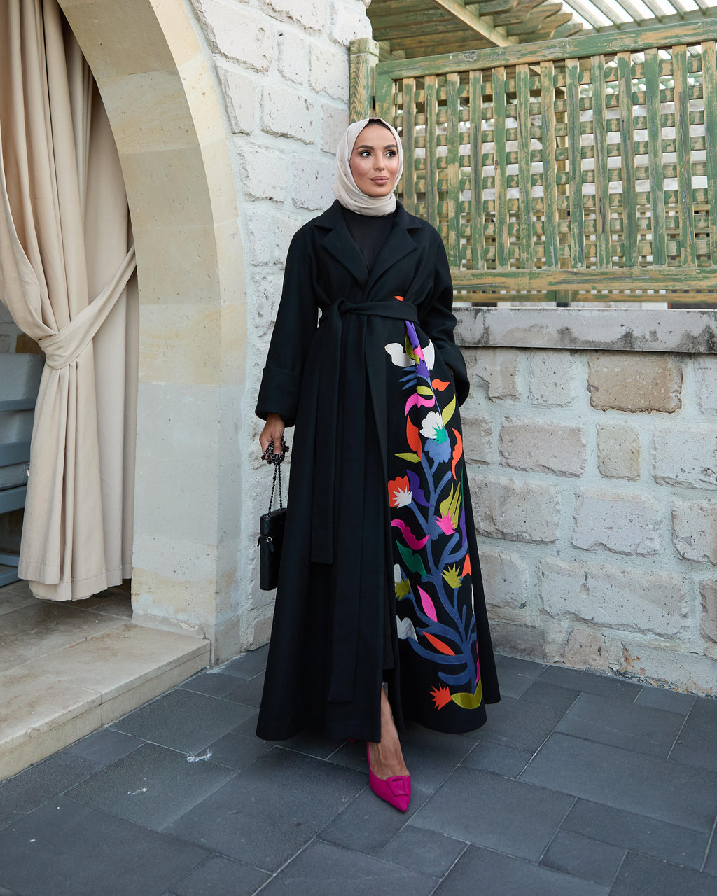 RH-M-TC-0005 – Oversize-Mantel mit floraler Applikation