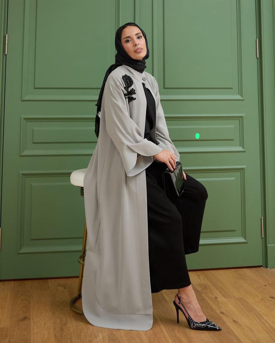 RH-M-FC-0001 – Ferace mit Perlenstickerei (Grau / Schwarz)