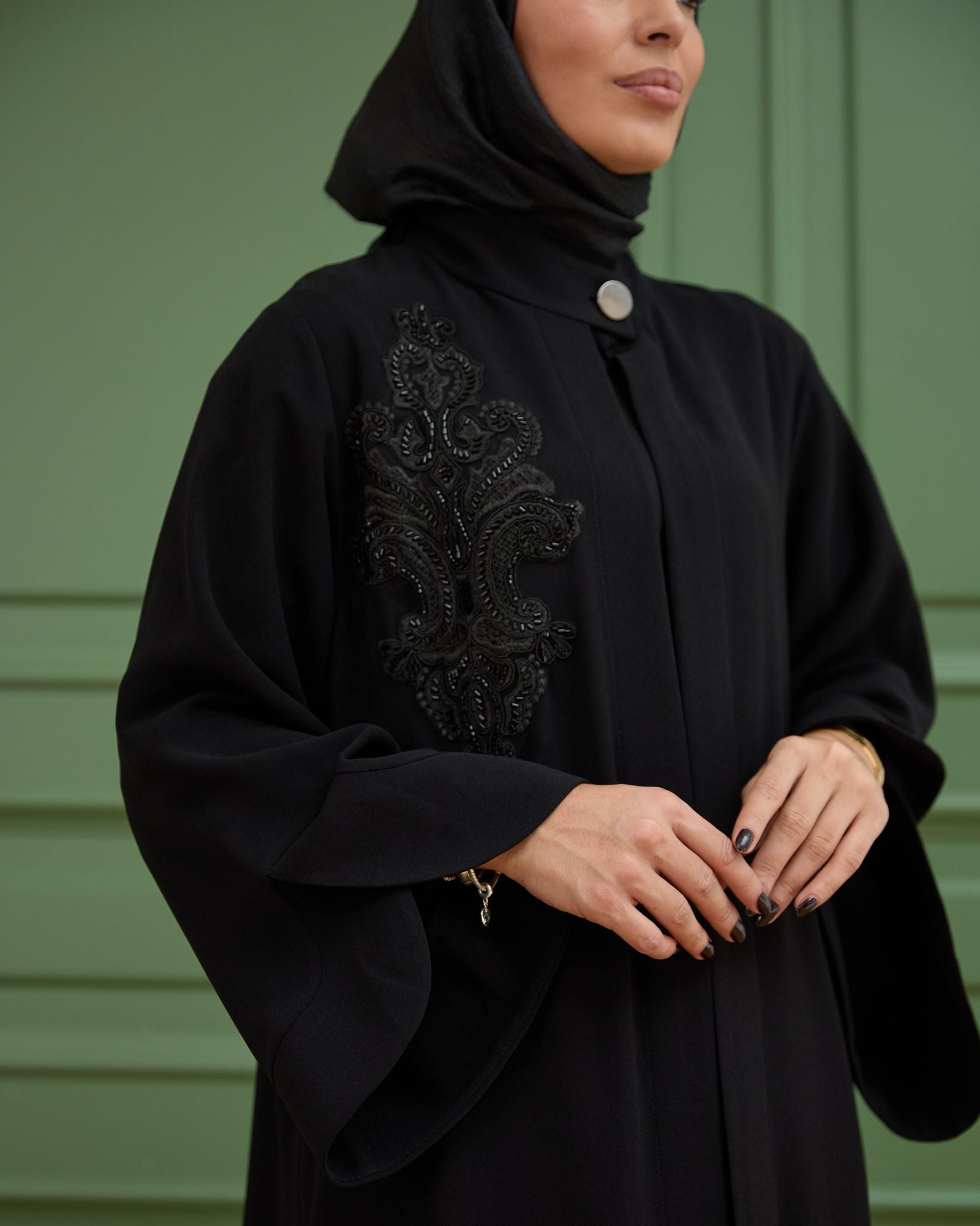 RH-M-FC-0001 – Ferace mit Perlenstickerei (Grau / Schwarz)