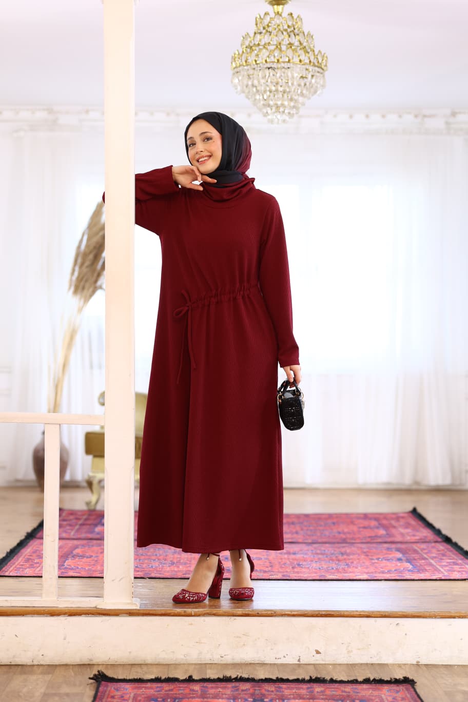 RH-M-EL-0003 – Geripptes Viskosekleid mit Tunnelzug – Smaragd / Schwarz / Bordeaux