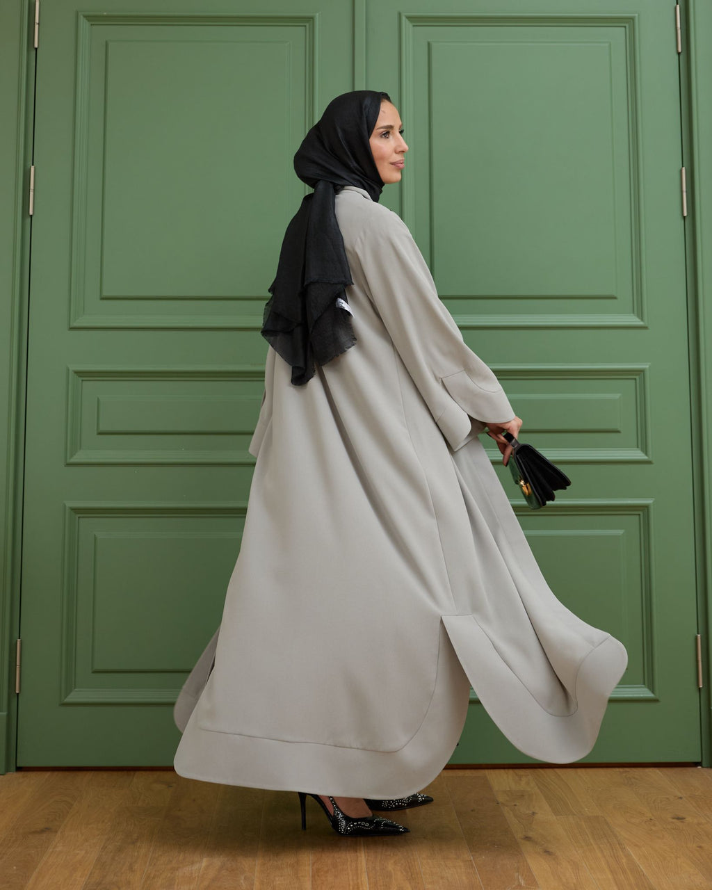 RH-M-FC-0001 – Ferace mit Perlenstickerei (Grau / Schwarz)