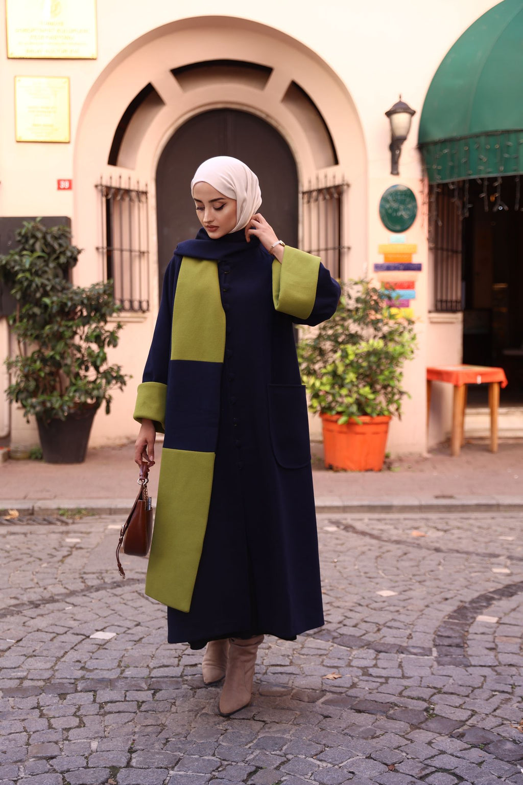 RH-M-TC-0002 – Oversize Mantel mit Kontrast-Schal, dunkelblau/oliv