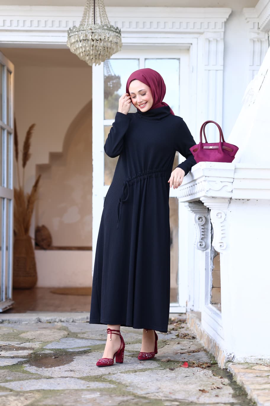 RH-M-EL-0003 – Geripptes Viskosekleid mit Tunnelzug – Smaragd / Schwarz / Bordeaux