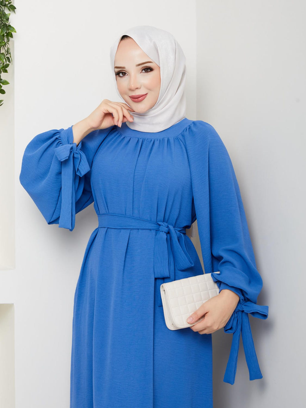 Maxikleid mit Bindegürtel RH-K-EL-0019