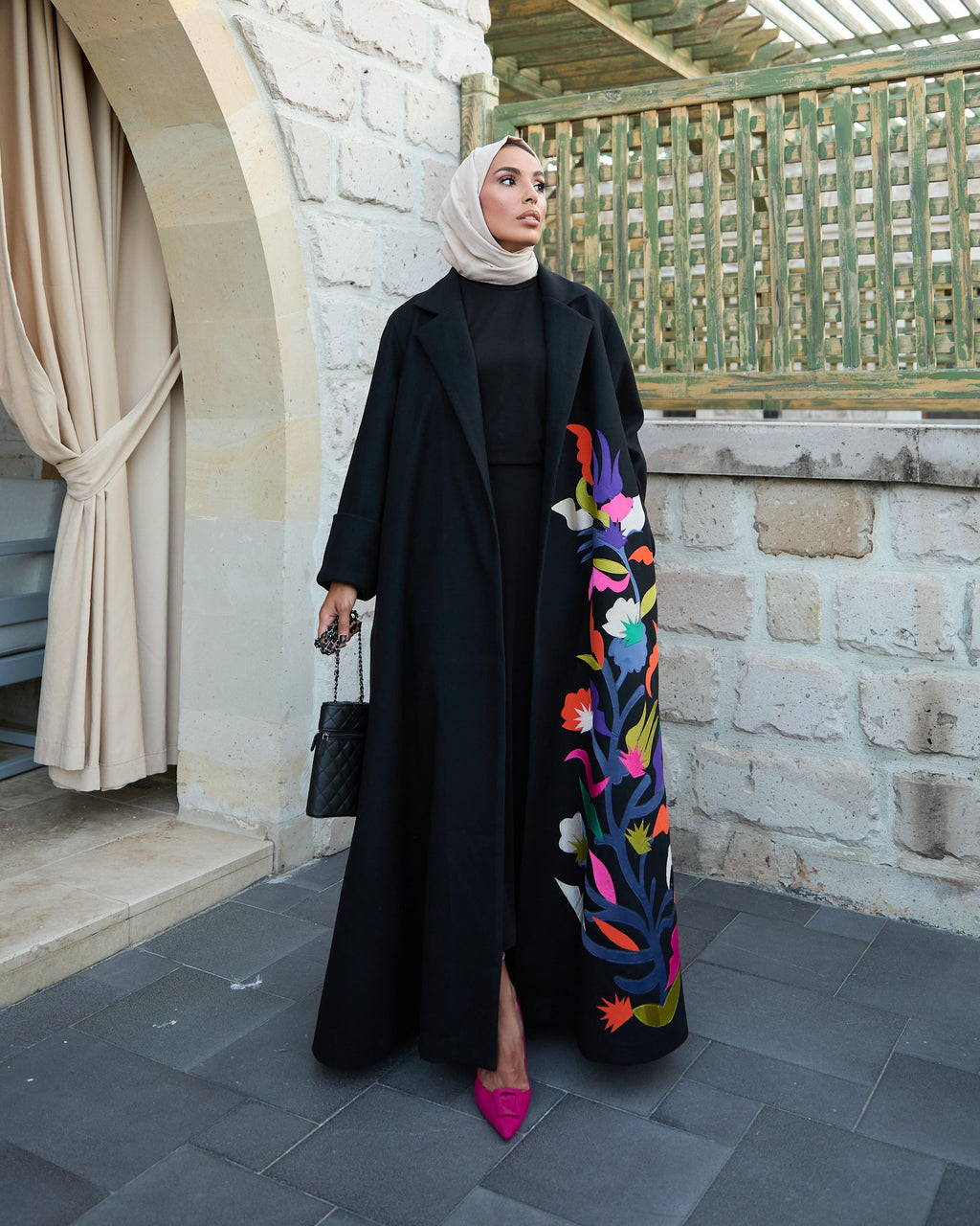 RH-M-TC-0005 – Oversize-Mantel mit floraler Applikation