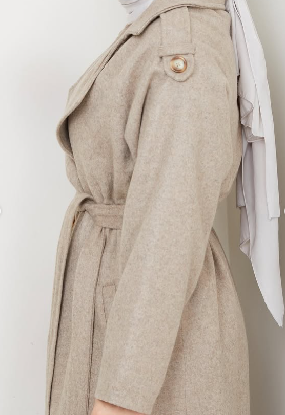 RH-M-TC-0007 – Gefütterter Wollmantel mit Bindegürtel (Größe 38–52)