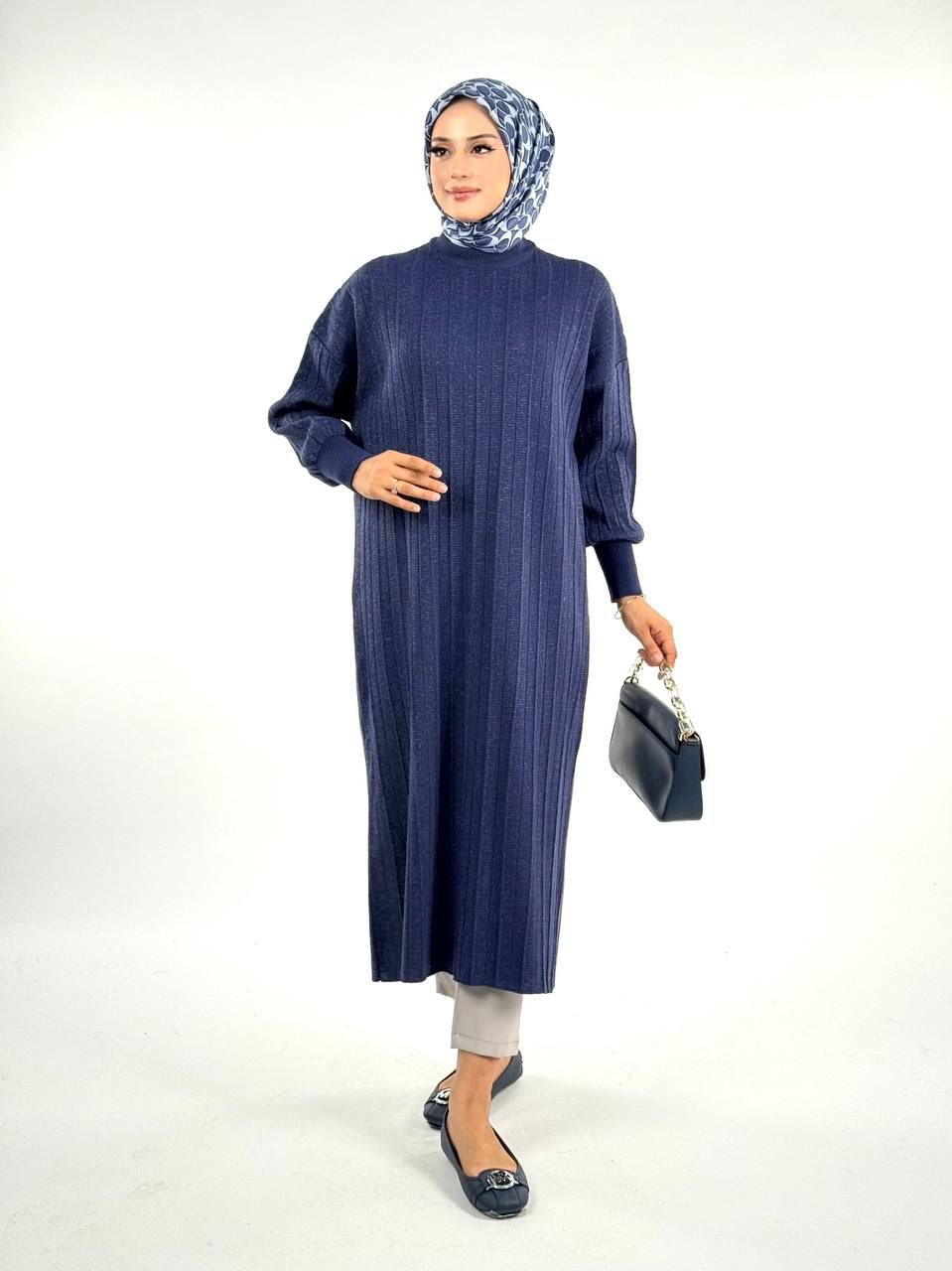 Geripptes Strickkleid mit Bündchenärmeln – Einheitsgröße (36–44) SMG RH-B-EL-0013
