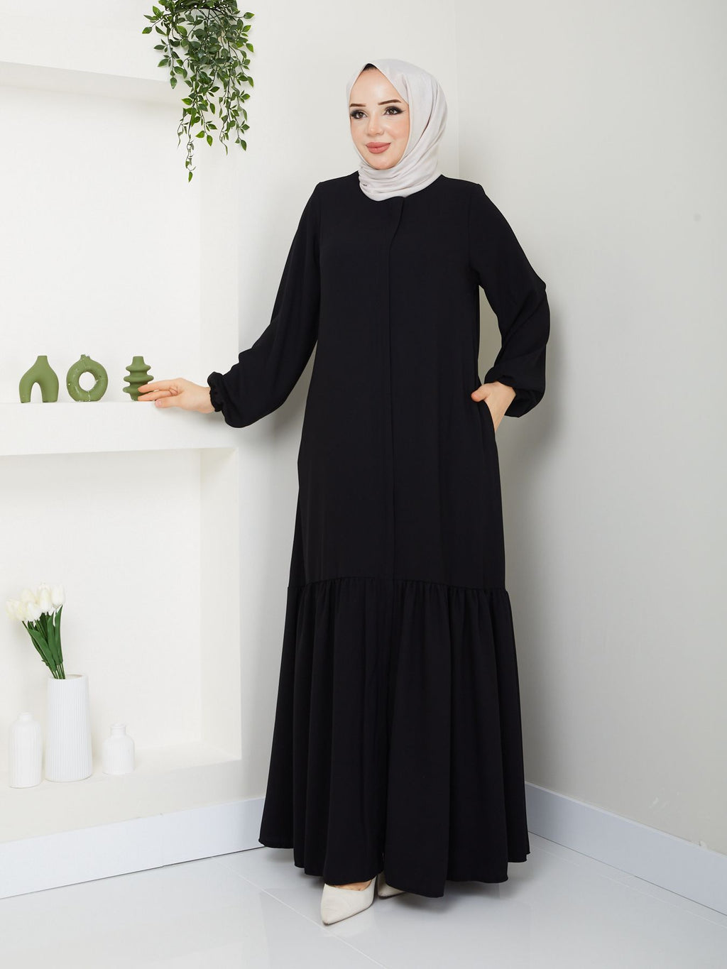 Rabia-Krepp Abaya mit Volantsaum – RH-K-FC-0004