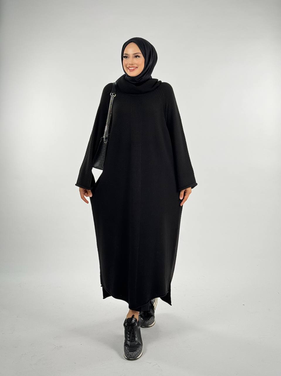 RUHENA Rollkragen-Strickkleid mit Schlitz – Einheitsgröße (38–48) | RH-B-EL-0018