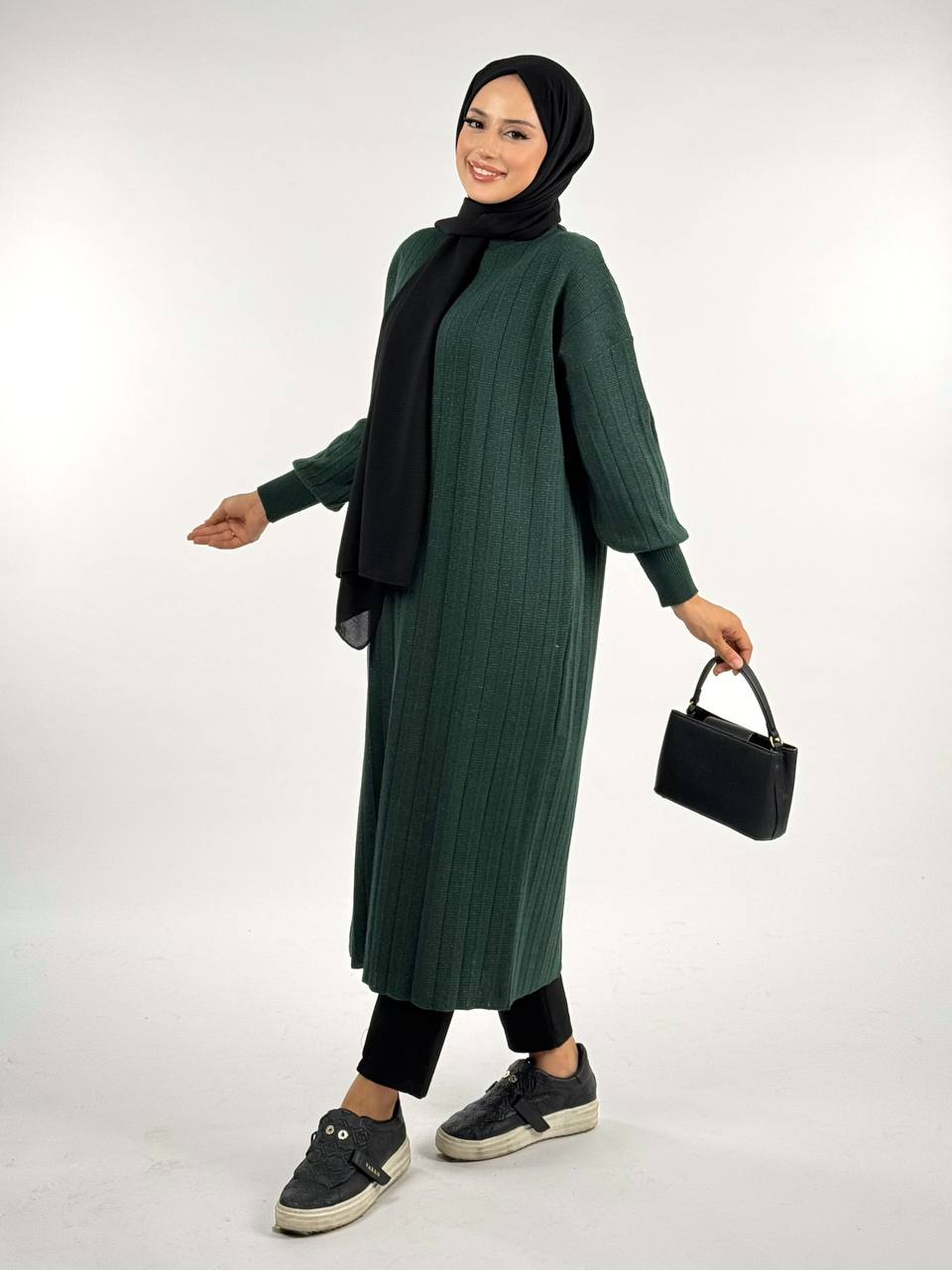 Geripptes Strickkleid mit Bündchenärmeln – Einheitsgröße (36–44) SMG RH-B-EL-0013