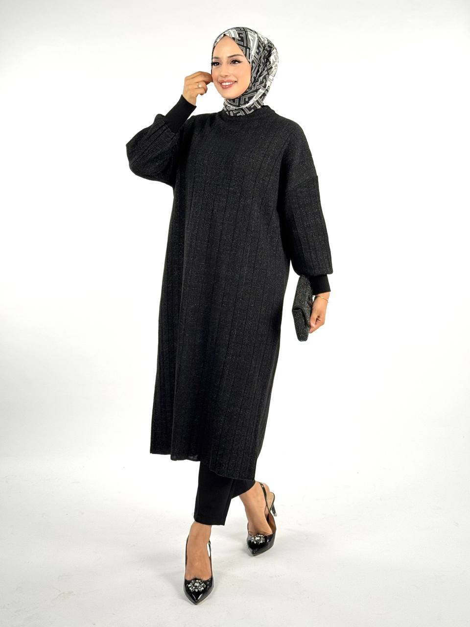 Geripptes Strickkleid mit Bündchenärmeln – Einheitsgröße (36–44) SMG RH-B-EL-0013