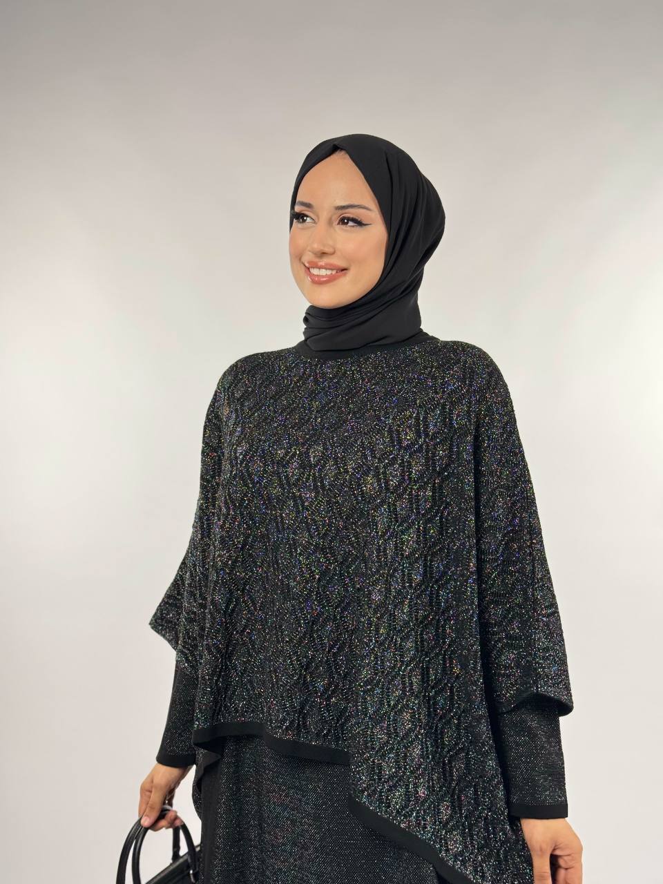 RUHENA Flausch-Poncho in Spitzenoptik – Schwarz / Taupe / Vison | Einheitsgröße (38–54) | RH-B-PN-0001