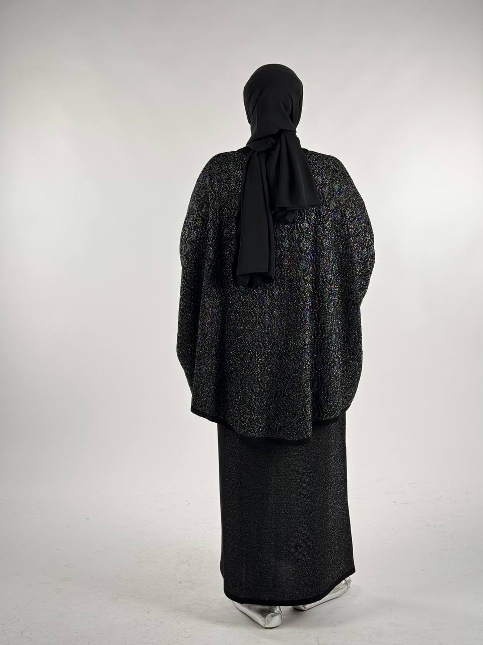 RUHENA Flausch-Poncho in Spitzenoptik – Schwarz / Taupe / Vison | Einheitsgröße (38–54) | RH-B-PN-0001