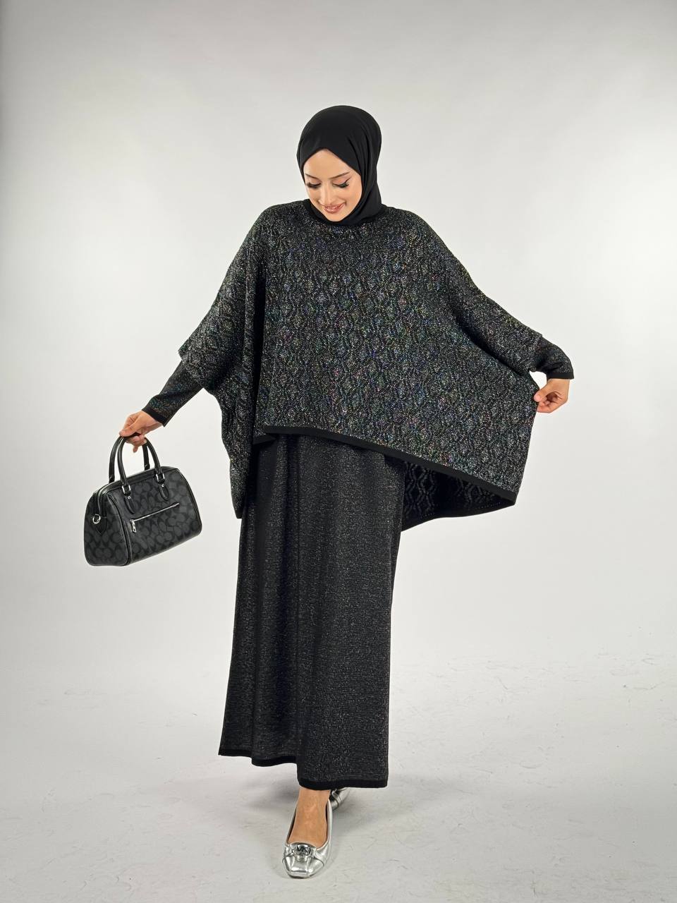 RUHENA Flausch-Poncho in Spitzenoptik – Schwarz / Taupe / Vison | Einheitsgröße (38–54) | RH-B-PN-0001