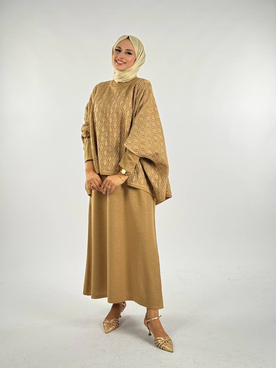 RUHENA Flausch-Poncho in Spitzenoptik – Schwarz / Taupe / Vison | Einheitsgröße (38–54) | RH-B-PN-0001