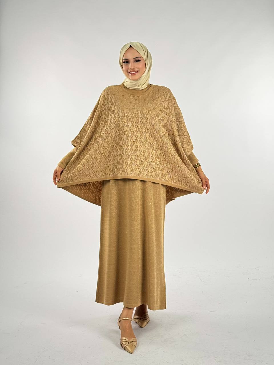 RUHENA Flausch-Poncho in Spitzenoptik – Schwarz / Taupe / Vison | Einheitsgröße (38–54) | RH-B-PN-0001