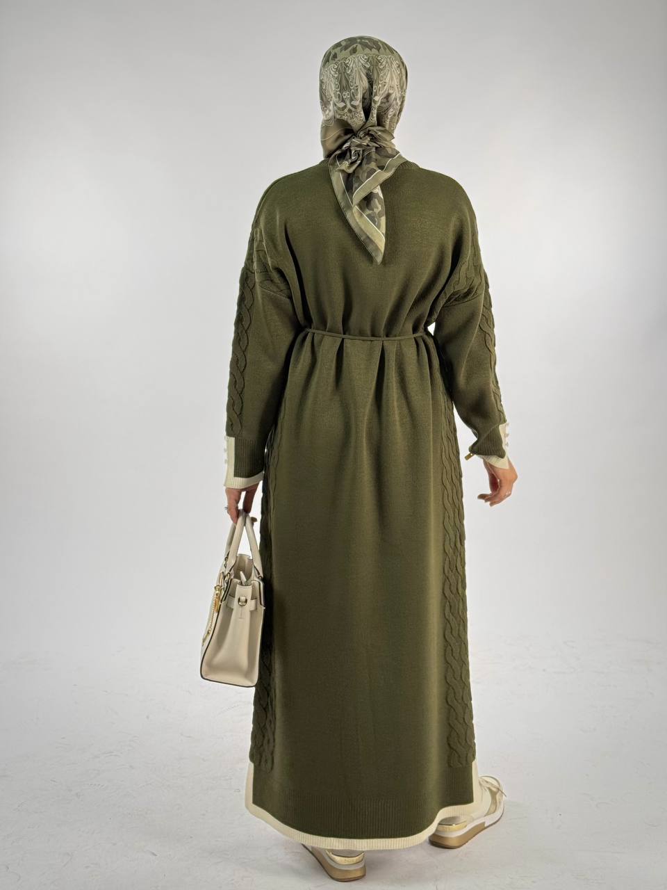 RUHENA Strickkleid mit Strickdetail und Schlitz – Einheitsgröße (38–46) | RH-B-EL-0012