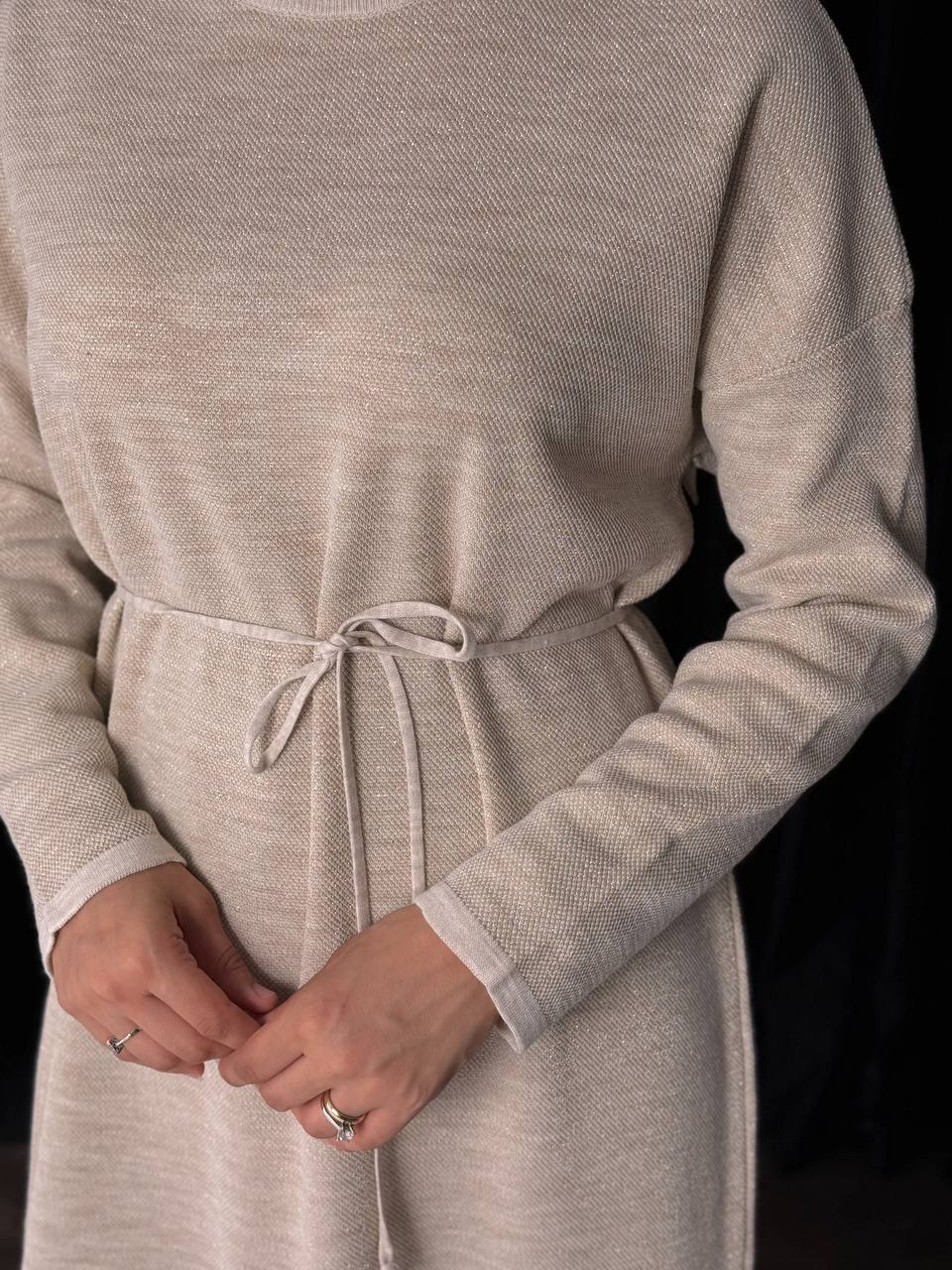 RUHENA Strickkleid mit Strickdetail und Schlitz – Einheitsgröße (38–46) | RH-B-EL-0012